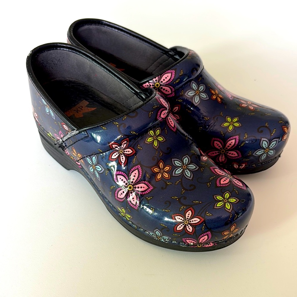 Dansko XP Floral Navy Clogs Leather Nurse Work Medical Slip On Size 38 (7.5-8)